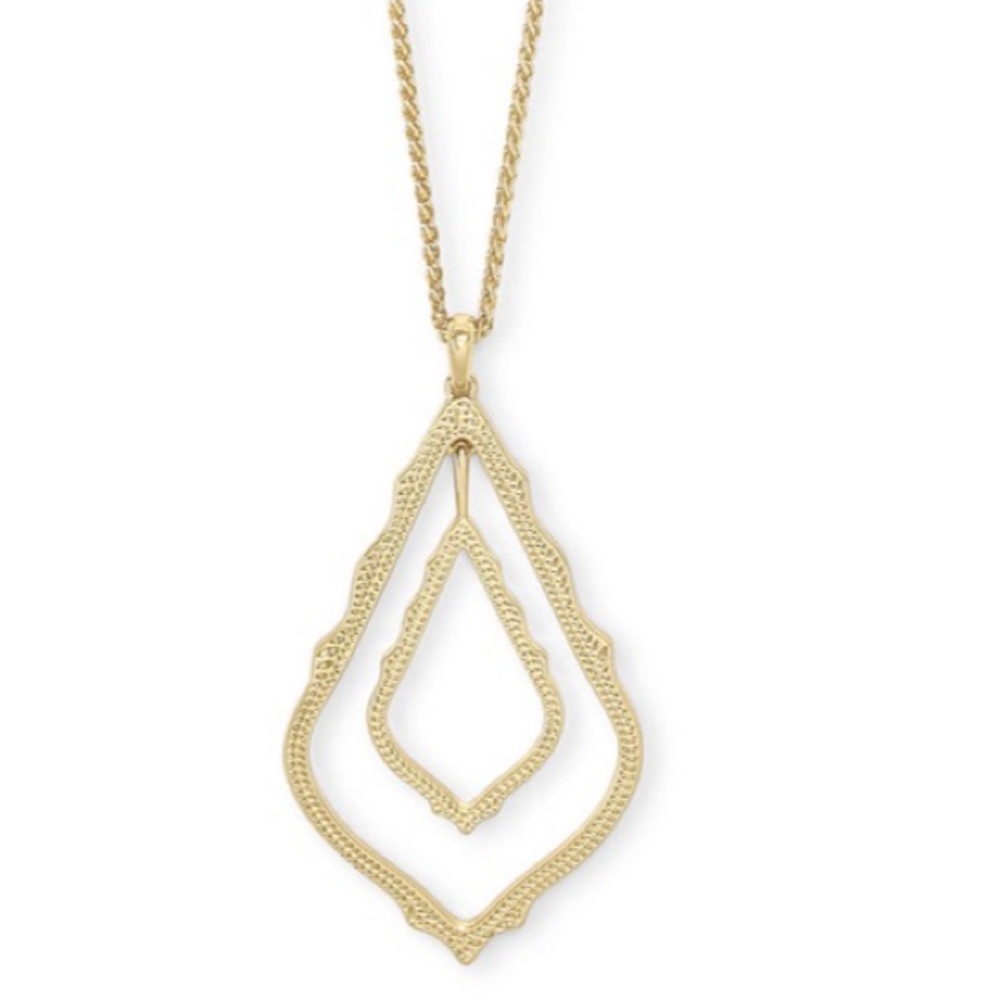 Kendra Scott necklace
